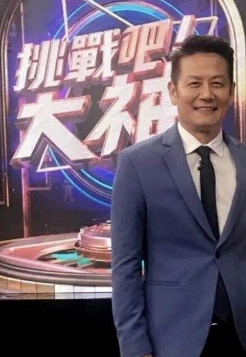 【爆操校花】看到妹妹哭还给了200小费，被操的一直推开男主，被强行摁住！ - XXOOGO